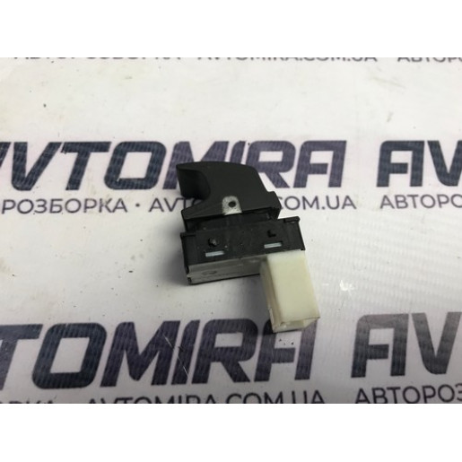 Кнопка стеклоподъемника передняя правая Skoda Fabia 2 2007-2014 5J0959855